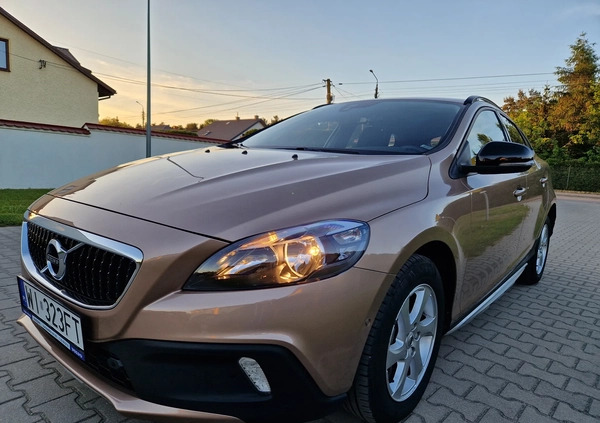 Volvo V40 cena 89000 przebieg: 14990, rok produkcji 2017 z Brodnica małe 172